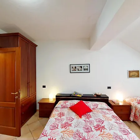 Santa Petronilla Bilo Apartament